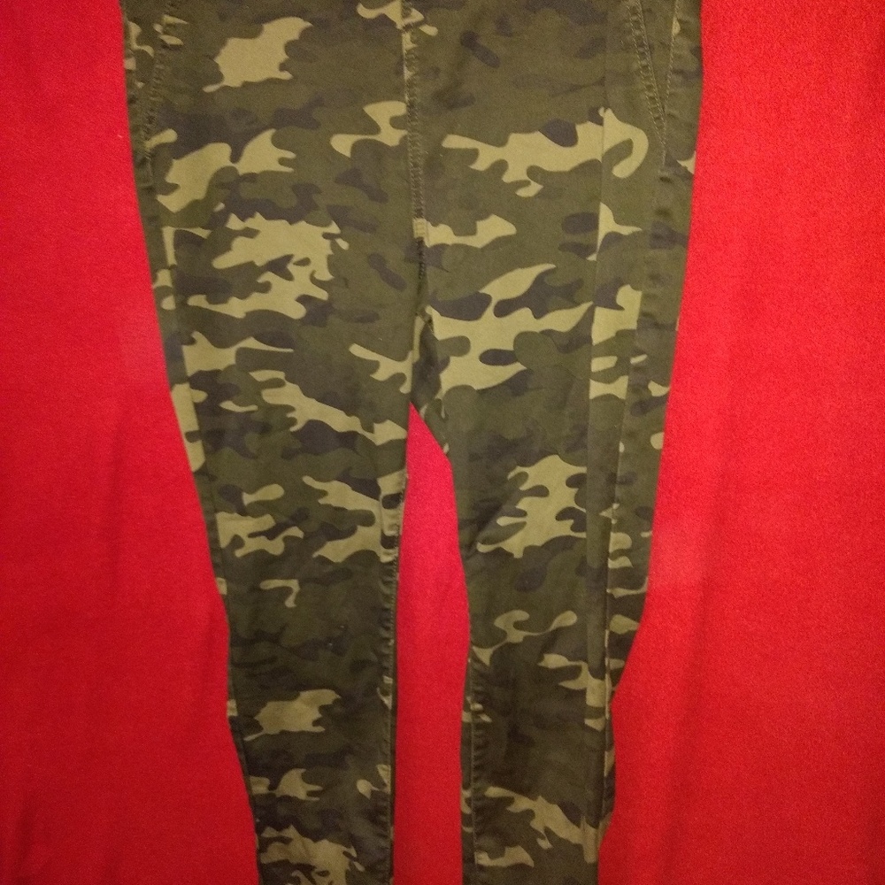 Pants cameo